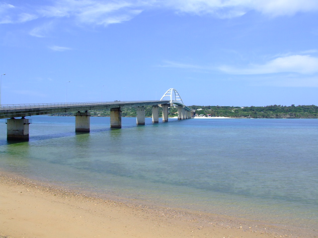 瀬底大橋写真１.jpg